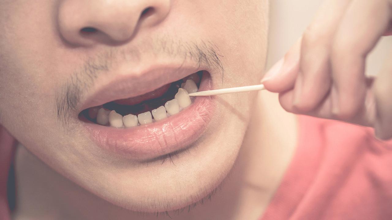 Bahaya Dari Menggunakan Tusuk Gigi