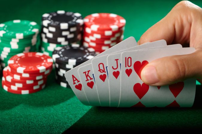 Mengulas Tentang Permainan Poker